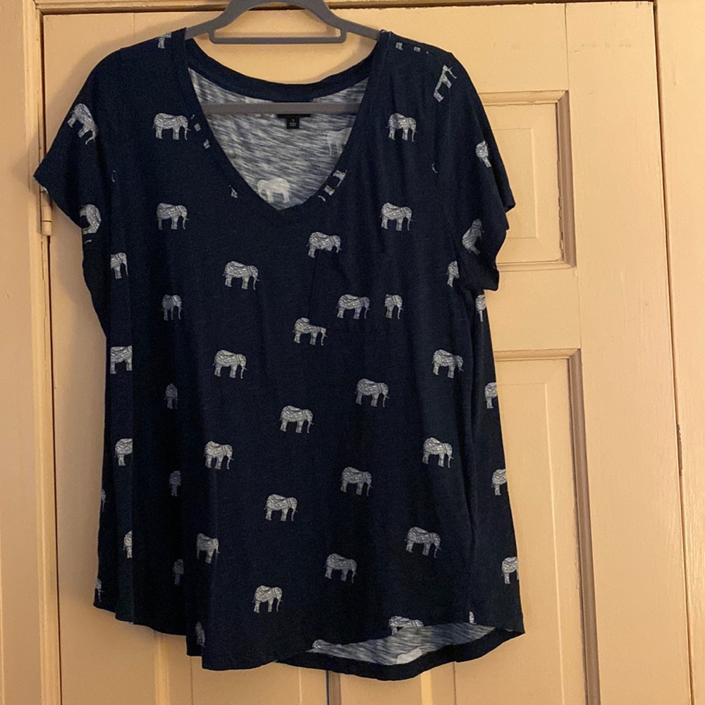 Classic Fit V-Neck Elephant Tee